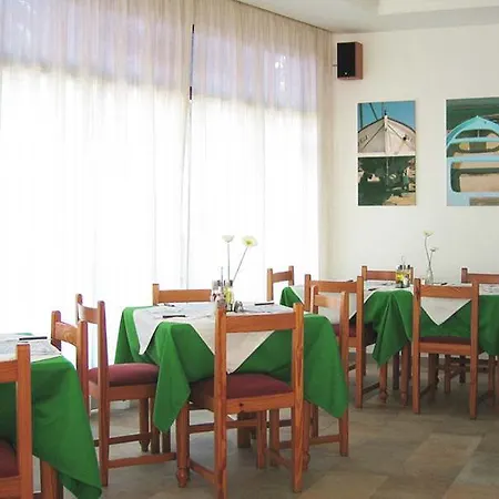 Arcos Playa Aparthotel 2*